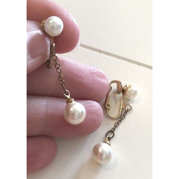 Elegant Clip On Earrings Classic Pearl Drop & Dangle Mid Century Dressy Jewelry - Picture 2 of 4